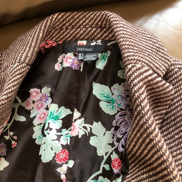 Zara Basic, Women’s Small, Fitted, Diagonal Pattern Blazer, Warm Polyester/Wool. - Picture 2 of 12